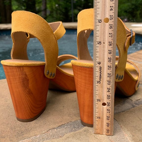 Lucky Brand Yellow Platform Sandals - Picture 15 of 16